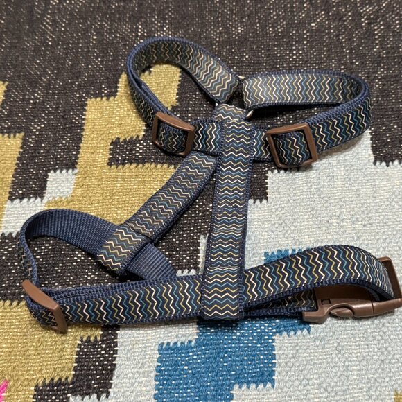 No Pull Dog T-Harness, Chevron Pattern Blue & Green with Brown Buckle - Picture 11 of 14